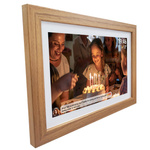 Ramka na zdjęcia Denver z FRAMEO FHD 15.6" 8GB dark wood