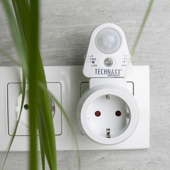 Adapter gniazdkowy z czujnikiem ruchu i światła PIR Technaxx TX-224