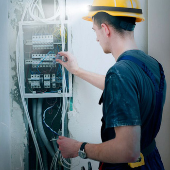 Latarka czołowa ANSMANN HD200B czarna